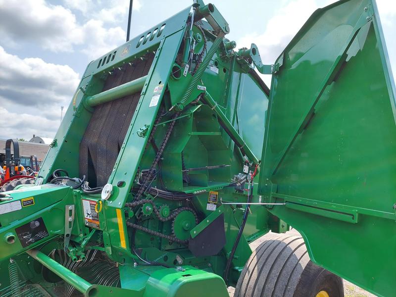 Hay & Forage  John Deere 450 M Round Baler Photo